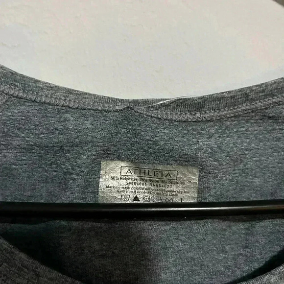 Athleta Women's Fast Track Workout Tee Gray Size Large Short Sleeve - Picture 3 of 4